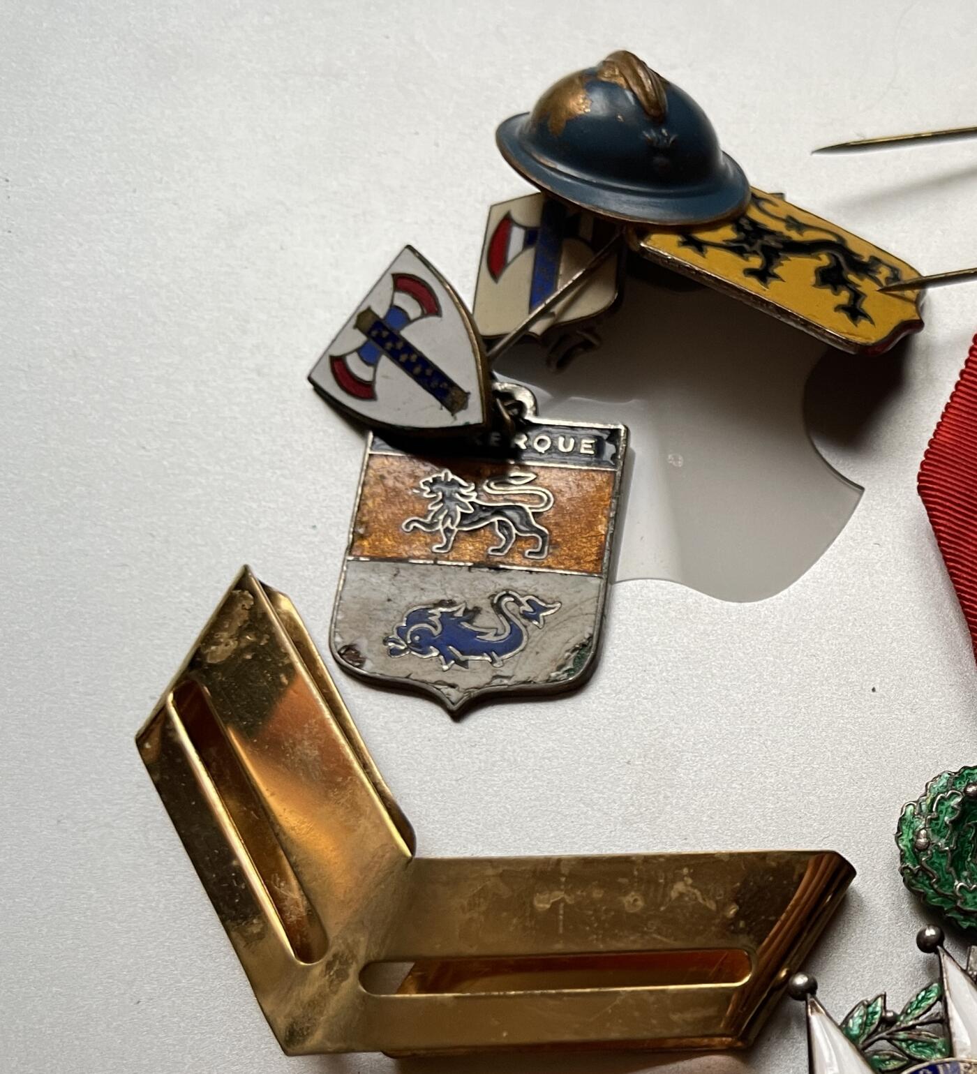 原版二战真品维系法国贝当一战老兵纪念荣誉徽章别针胸章（接受交换朝鲜苏联勋章）