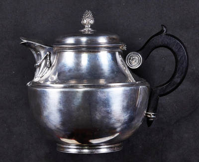 【俄甄集藏】马年新春第一拍 2026年(048)02-25星期三 晚 19:30 全场包邮 - 荷兰19世纪古董银茶壶，长：190mm，高：150mm，壶口直径：75mm，壶身直径：135mm，重量：560克，800银，保存相对完好，局部有使用痕迹