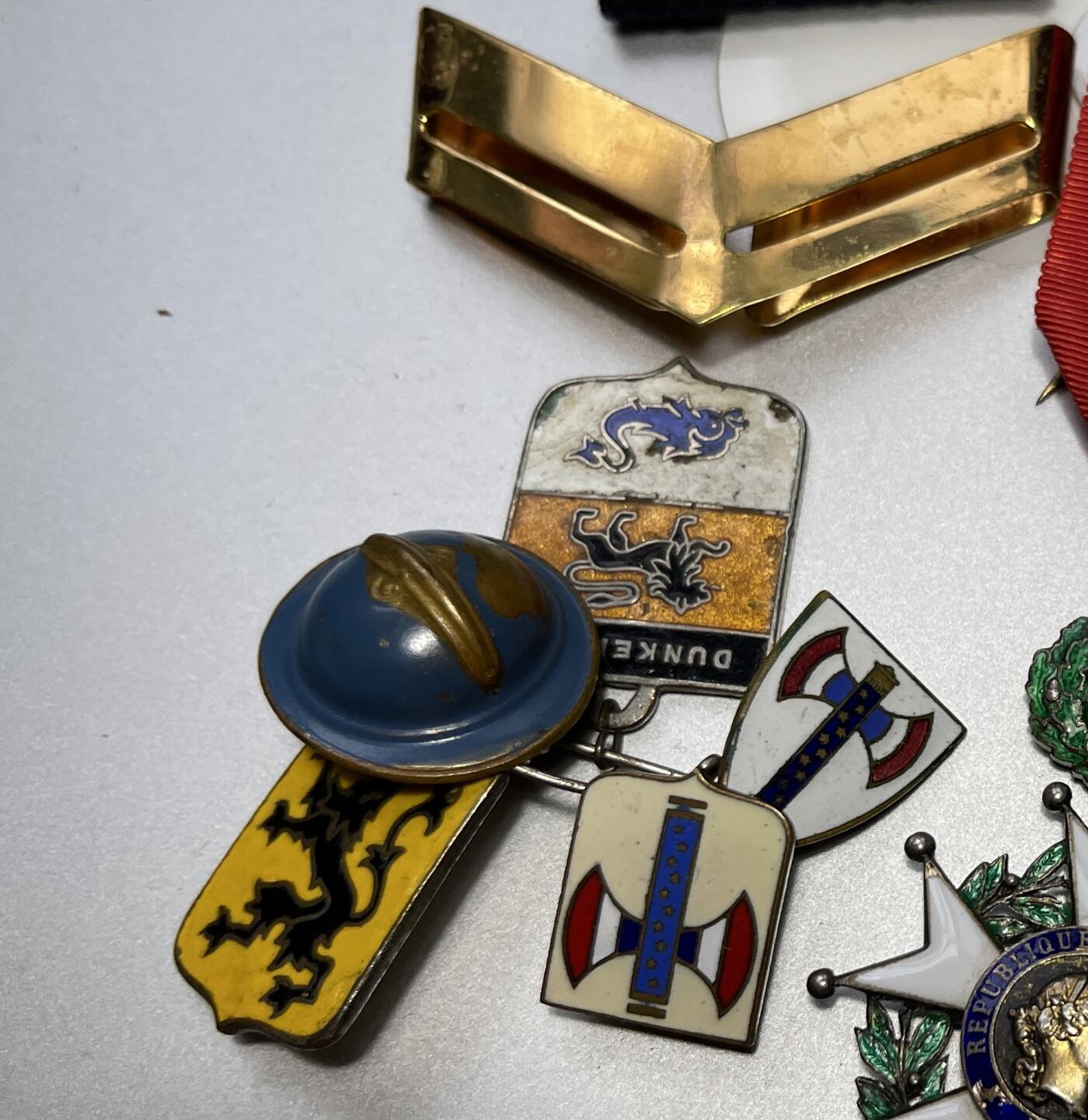 原版二战真品维系法国贝当一战老兵纪念荣誉徽章别针胸章（接受交换朝鲜苏联勋章）