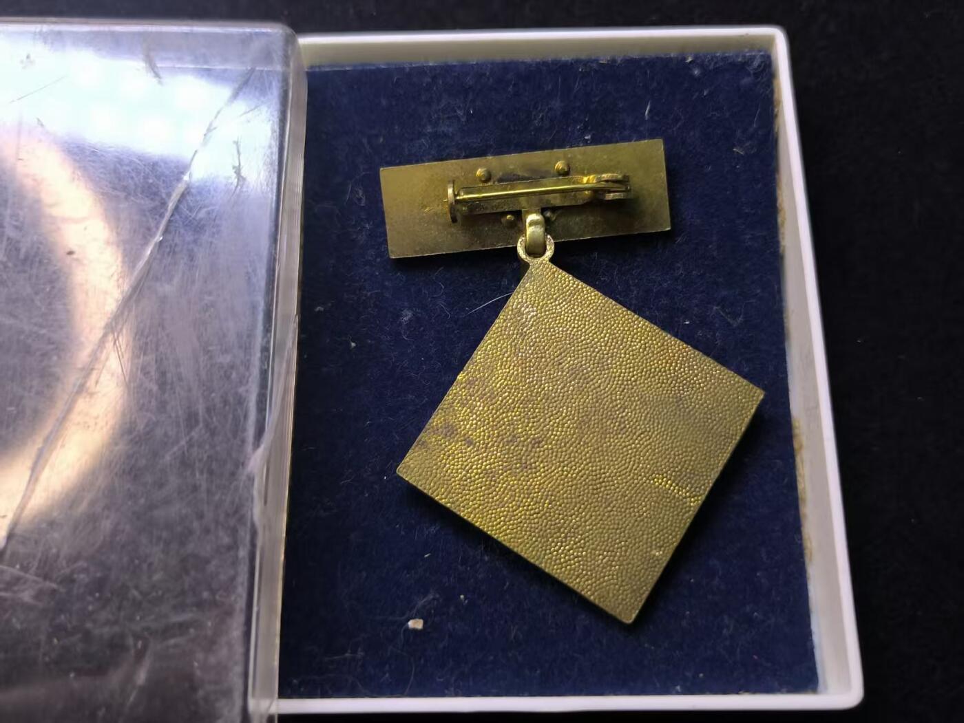 （店主清仓 大量自藏 制服徽章盛宴）罗岚⭐爱藏⭐甄选专拍第五场-分享拍场赚佣（实体经营）