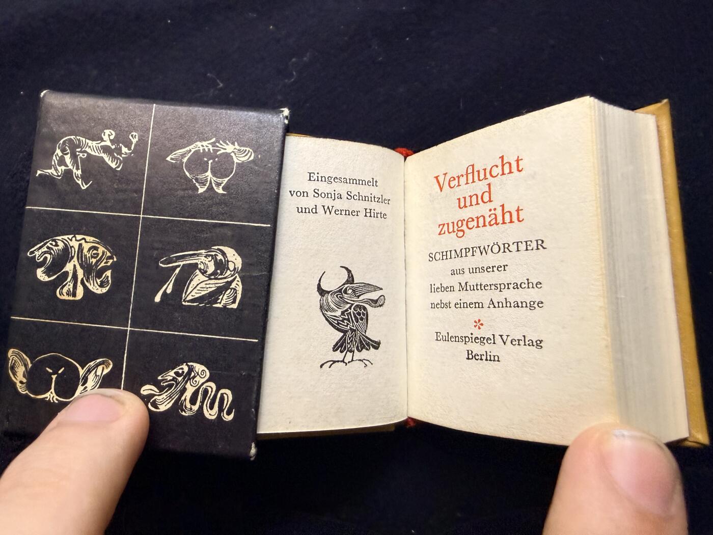 （店主清仓 大量自藏 制服徽章盛宴）罗岚⭐爱藏⭐甄选专拍第五场-分享拍场赚佣（实体经营） 《被诅咒且缝合》1960年代民主德国出版的政治讽刺语言-收录各类德语脏话 孙吧必备