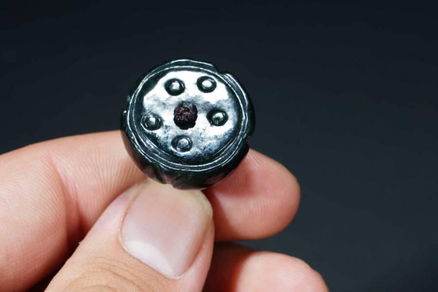 上海都达杂项专场十八（全场包邮） 天然和田玉青玉精雕《莲蓬》挂件 