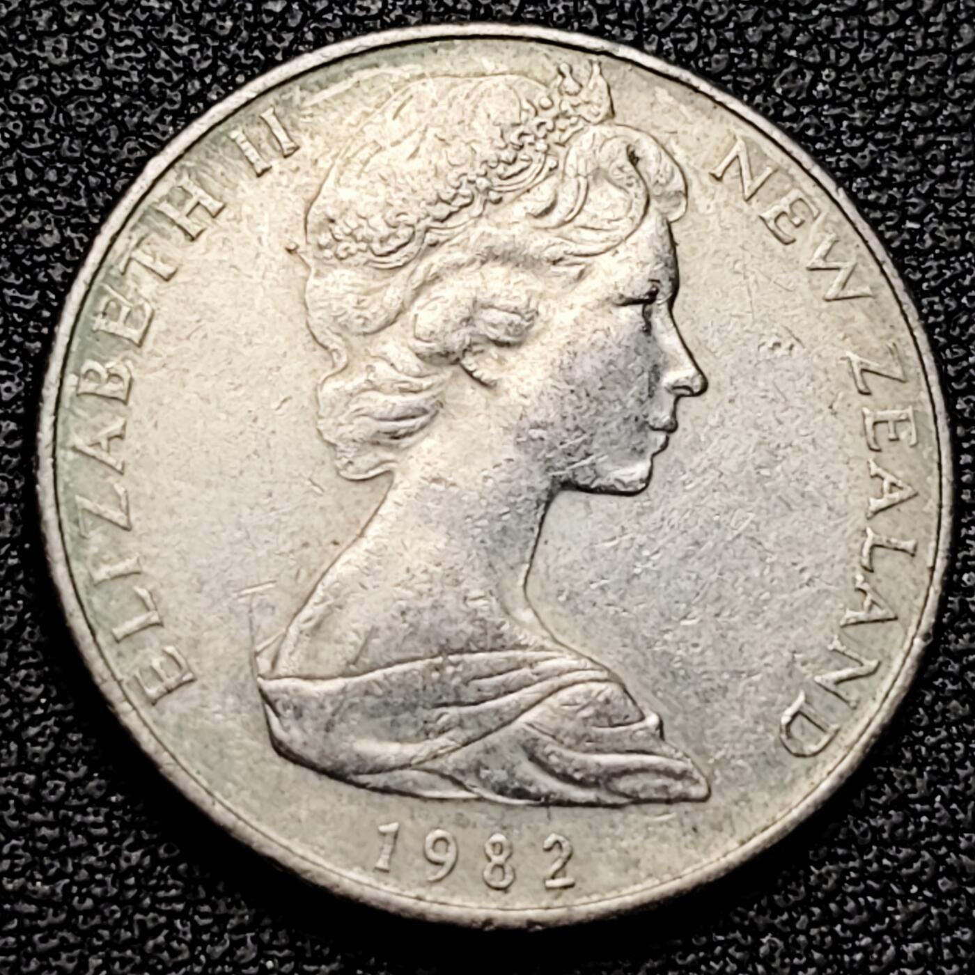 泉币菌-第180场- 精品福利场 英属新西兰 10分硬币 毛利人面具 伊丽莎白二世 女王24mm