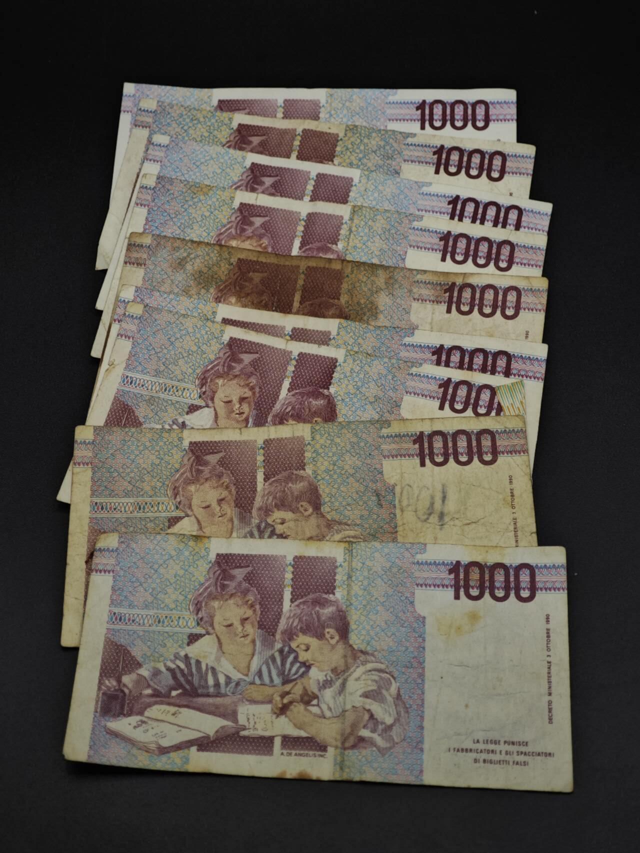 【淘币小摊】实时拍第八百五十九拍   无佣金福利纸币场   满百包邮可预留二周 每周一统一发货   意大利1000里拉纸币9张【有折】