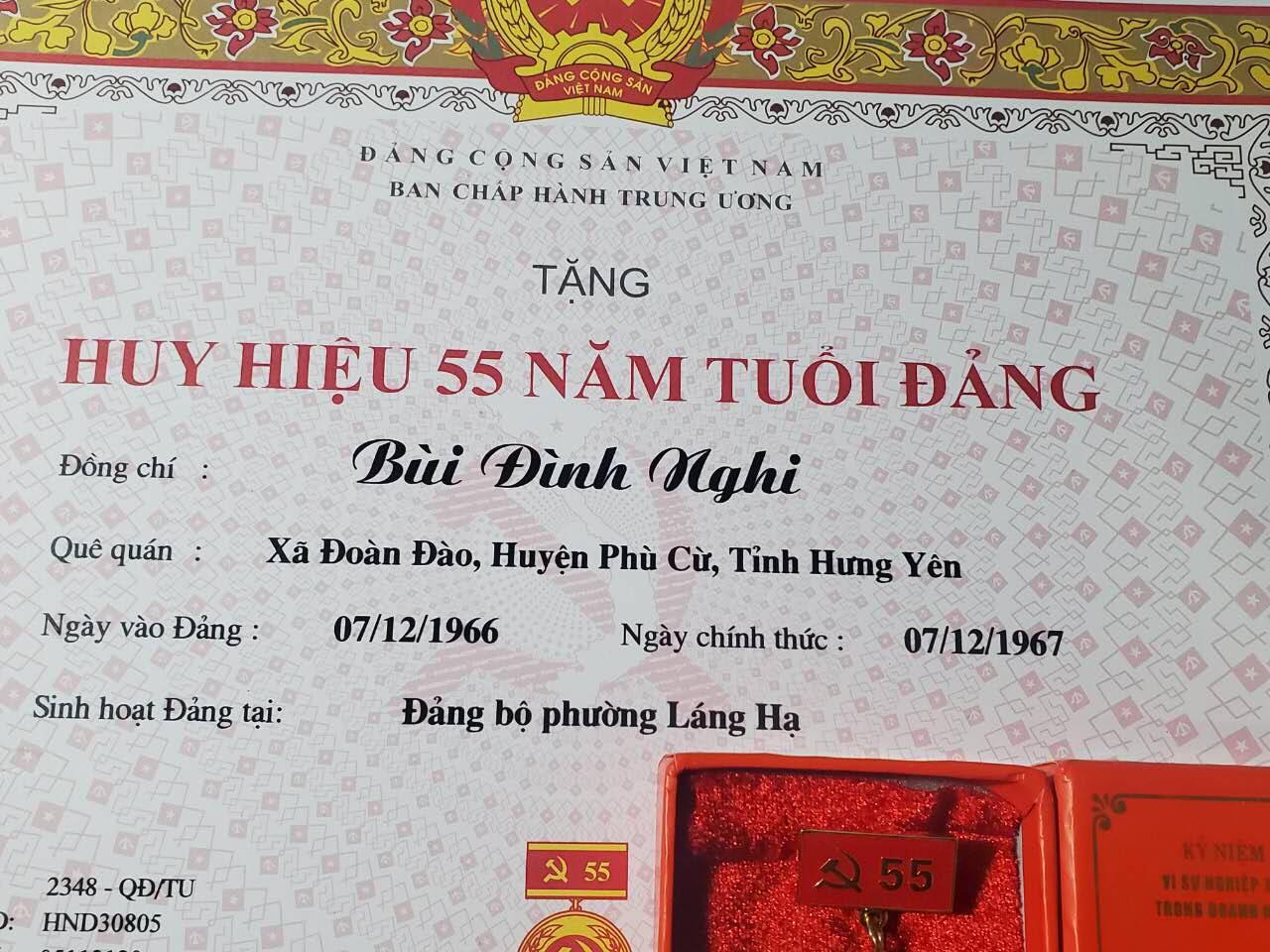 韵星假日军品类拍卖第三十九期暨默多克中校夫妇专场 -- Rimey Holidays Militaria Auction 39 & The Modoks Collection  越南社会主义共和国裴廷宜光荣在党五十年奖章带大证书一套 和为企业党建服务盒