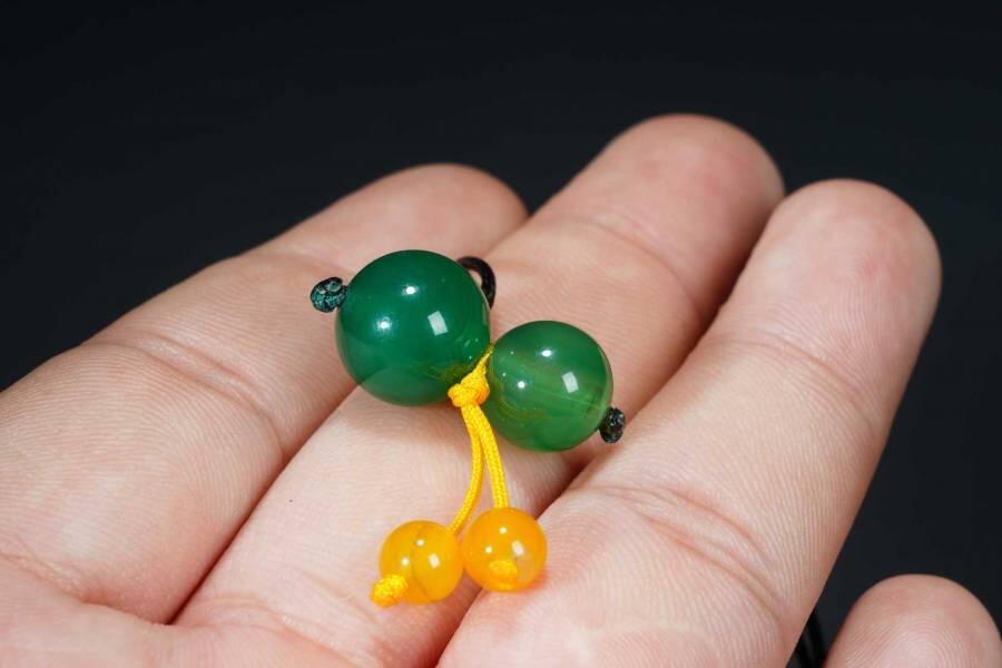 上海都达杂项专场十八（全场包邮） 天然绿玛瑙葫芦项链 附鉴定证书