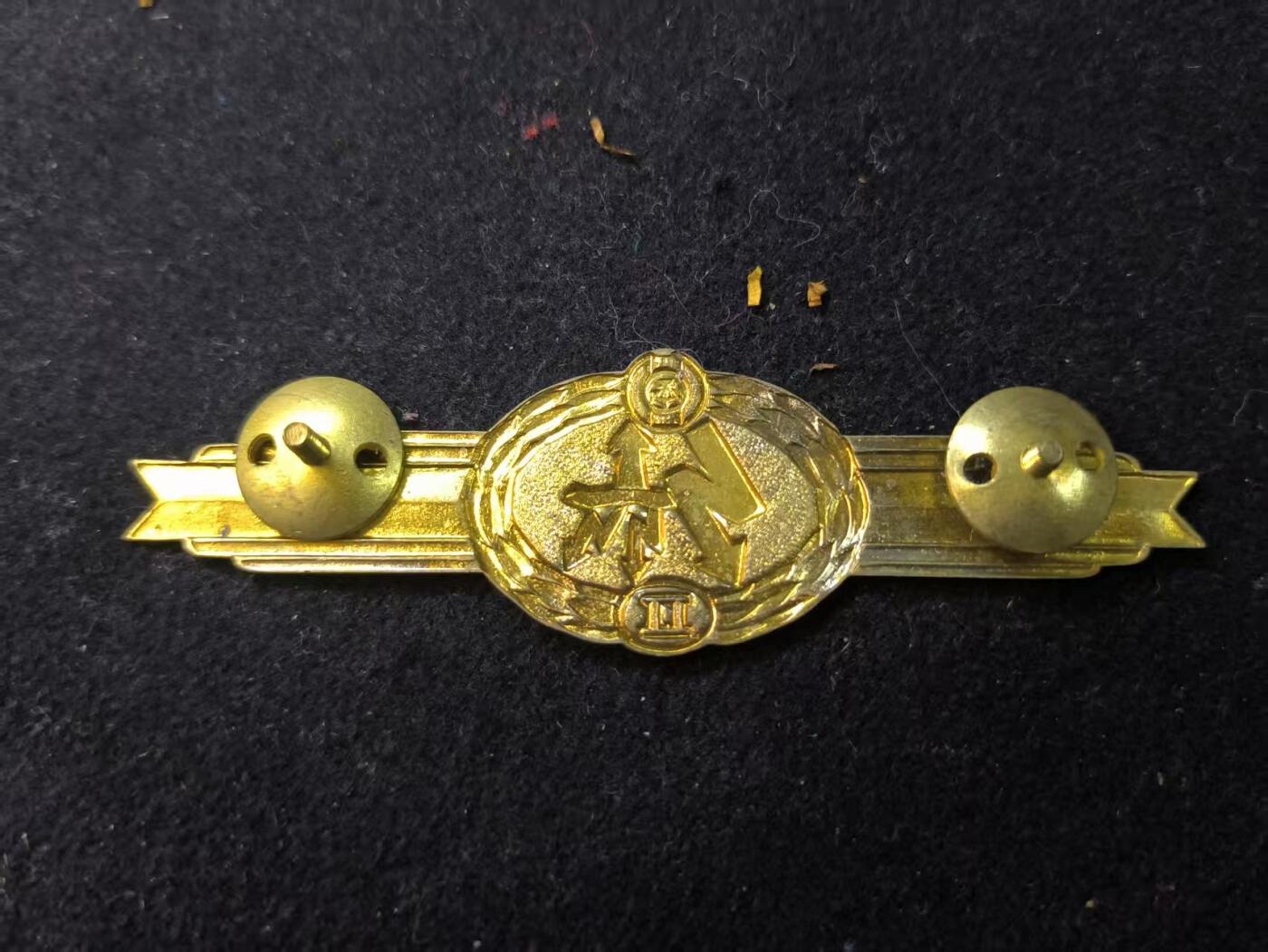 （店主清仓 大量自藏 制服徽章盛宴）罗岚⭐爱藏⭐甄选专拍第五场-分享拍场赚佣（实体经营） 民主德国人民军二级通讯技能章 好品带背轮出造型必备 美品