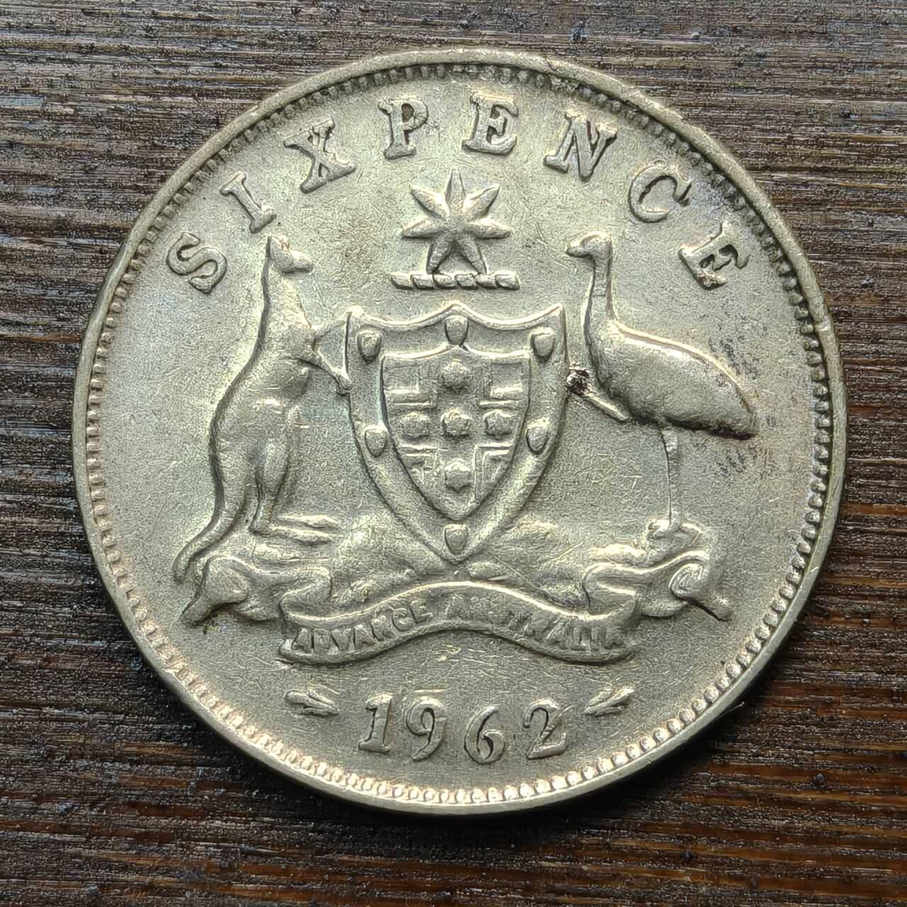 【春节前最后一拍，下一场3.3号】★第139加场★银币专场 不寄存，200包邮。不满200元，支付5元运费。《接受代拍 代送NGC评级》 45【无寄存】澳大利亚 1962年 6便士 银币