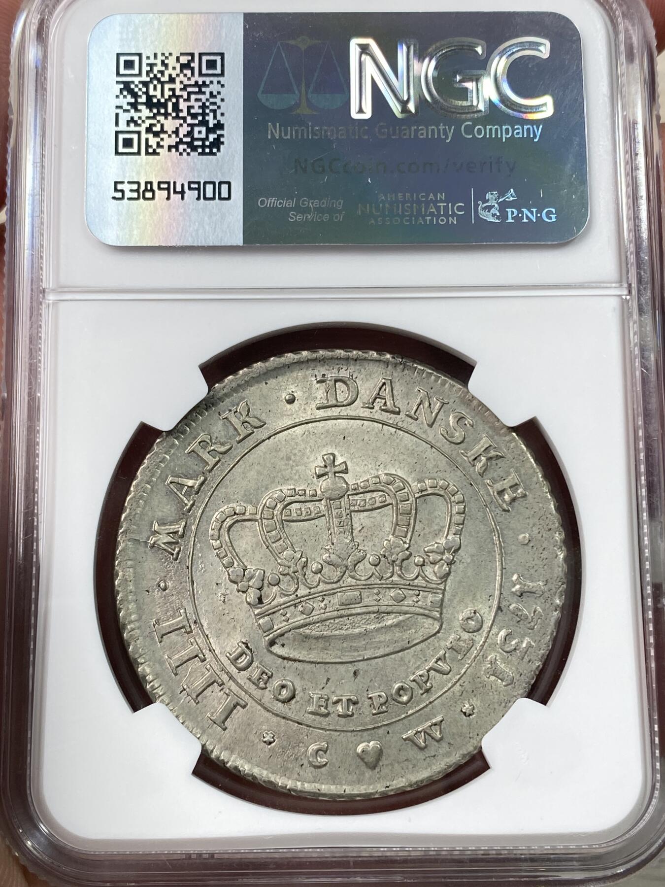 万国钱币拍卖第060期（万国六十期纪念大拍） NGC MS64 1732丹麦克里斯蒂安六世王冠克朗大银 哥本哈特造币厂铸 好品罕见的北欧早期大银 原味青灰包浆车轮转光底板 NGC冠军分顶级收藏品质 HA同分成交价2640美金