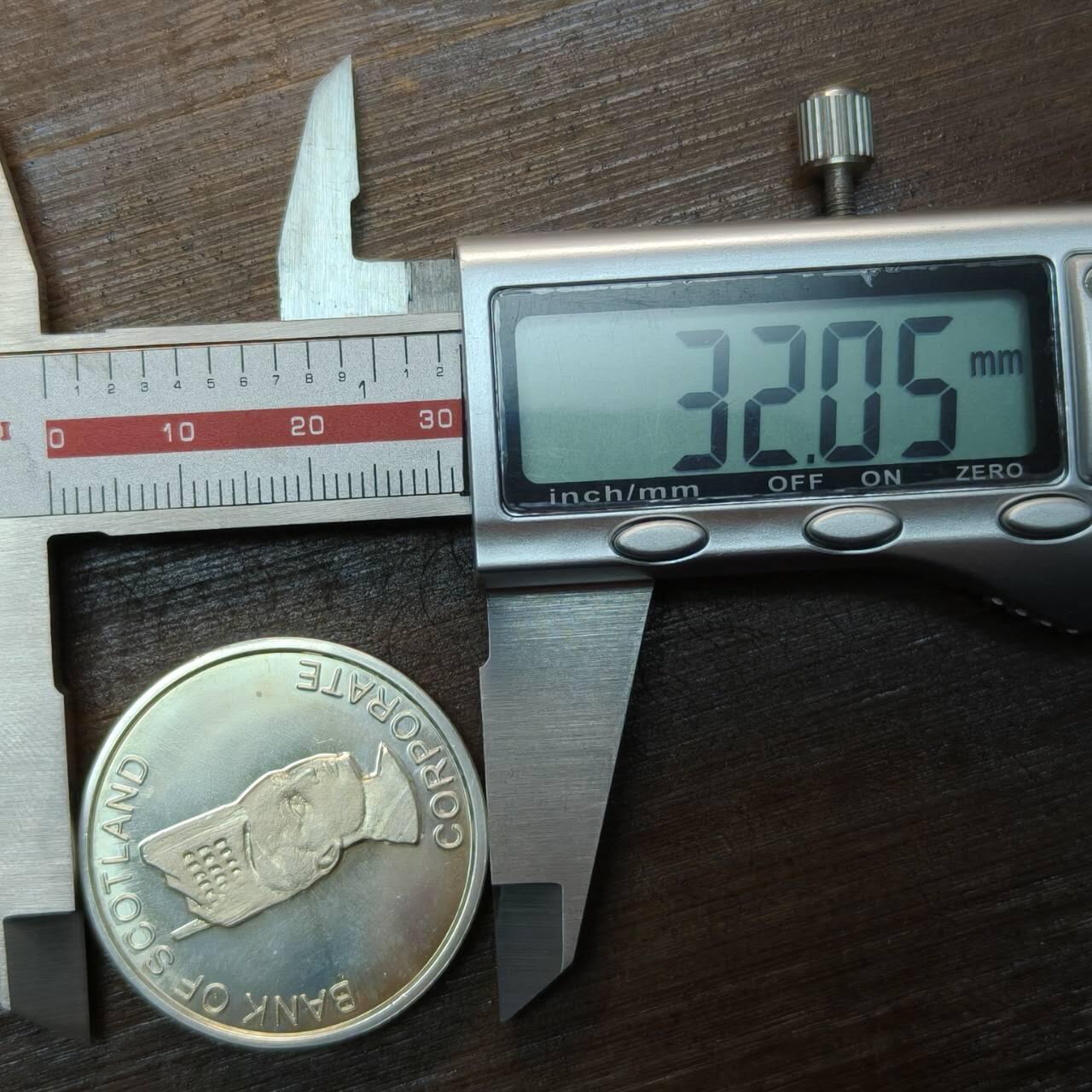 【春节前最后一拍，下一场3.3号】★第139加场★银币专场 不寄存，200包邮。不满200元，支付5元运费。《接受代拍 代送NGC评级》 141【无寄存】苏格兰银行发行的企业定制银质纪念章 重13.1g 直径约32mm