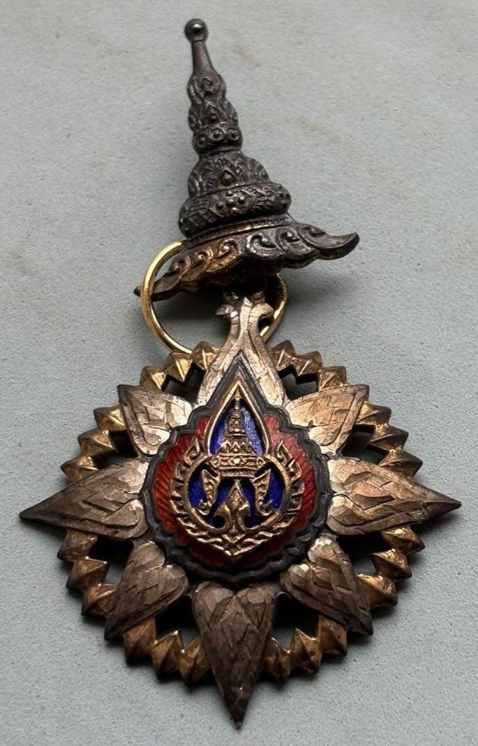 盛世勋华——号角文化勋章邮票专场拍卖第303期 泰国指挥官级王冠勋章 银制 重24克，银价400+