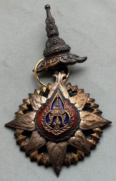 盛世勋华——号角文化勋章邮票专场拍卖第303期 - 泰国指挥官级王冠勋章 银制 重24克，银价400+