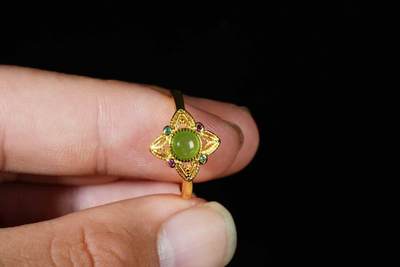 上海都达杂项专场十八（全场包邮） - 天然和田玉碧玉蛋面戒指 附鉴定证书