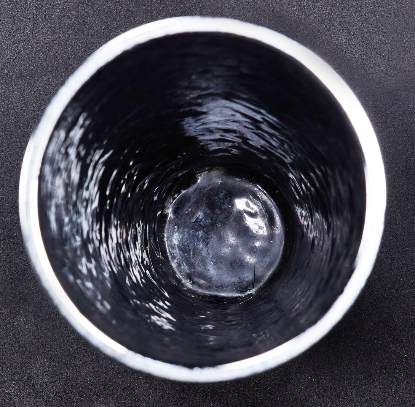 【俄甄集藏】马年新春第一拍 2026年(048)02-25星期三 晚 19:30 全场包邮 日本1960年代著名安滕七宝烧工坊作品绿釉兰花款式铜胎无线珐琅工艺花瓶，高：213mm，杯口直径：103mm，重量：764克