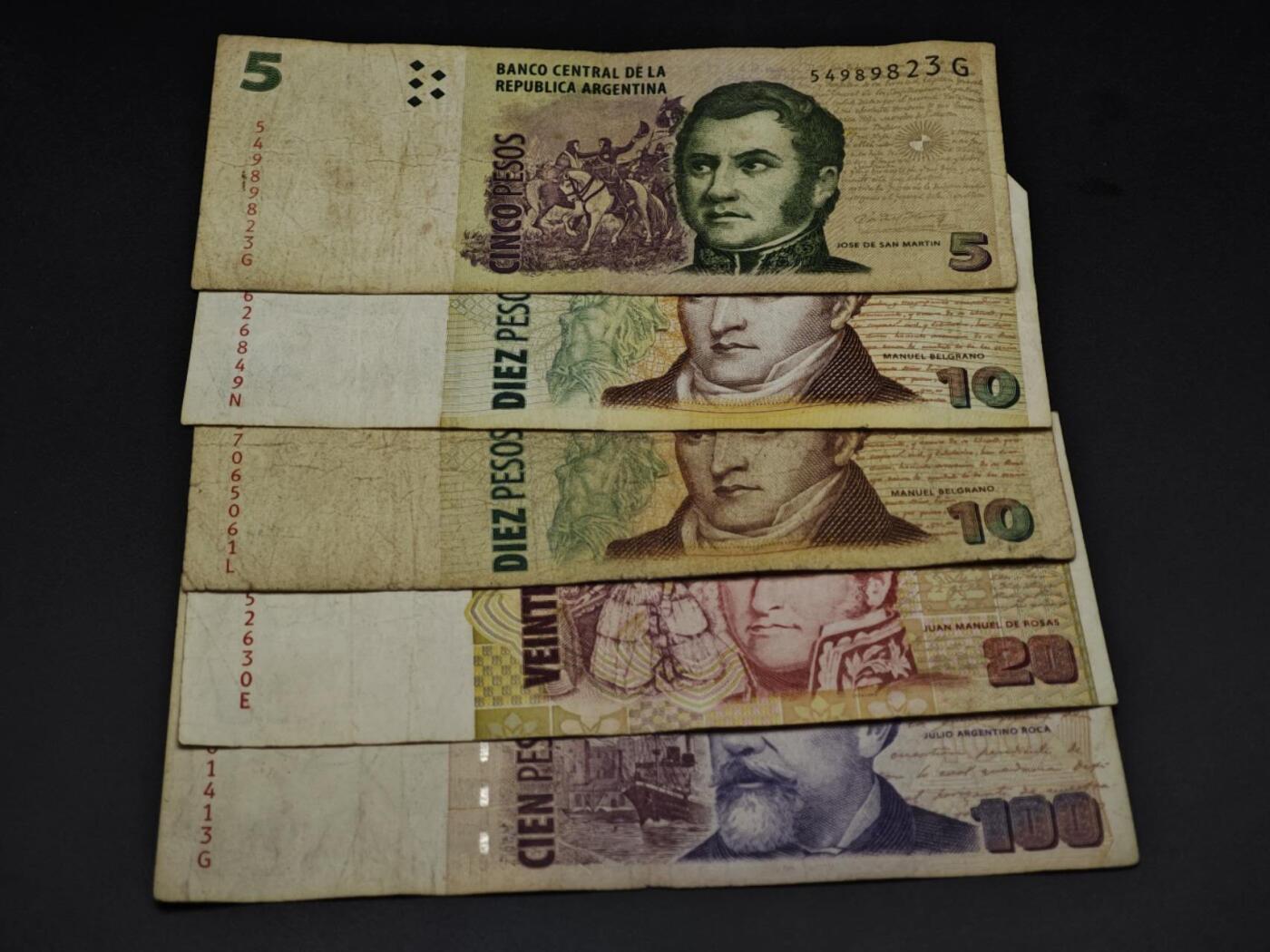 【淘币小摊】实时拍第八百五十九拍   无佣金福利纸币场   满百包邮可预留二周 每周一统一发货   阿根廷5-100比索纸币5张【有折】