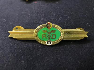 （店主清仓 大量自藏 制服徽章盛宴）罗岚⭐爱藏⭐甄选专拍第五场-分享拍场赚佣（实体经营） - 民主德国人民军三级医疗技能章 好品带背轮出造型必备 美品