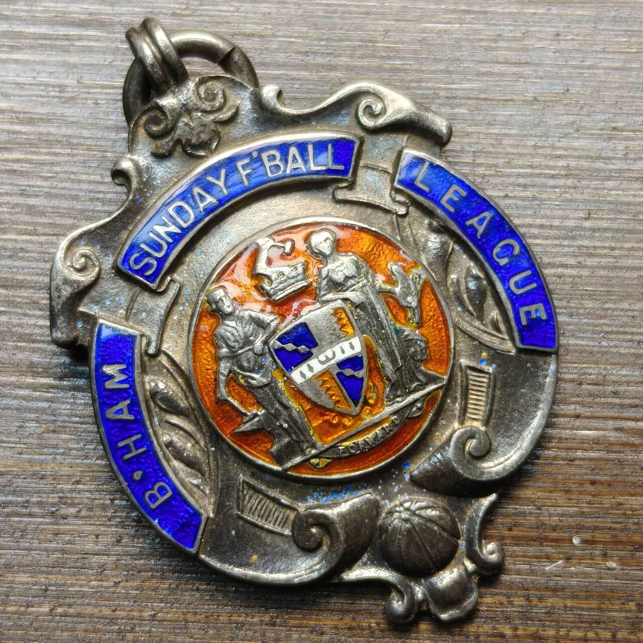 【春节前最后一拍，下一场3.3号】★第139加场★银币专场 不寄存，200包邮。不满200元，支付5元运费。《接受代拍 代送NGC评级》 101【无寄存】伯明翰地区足球联赛银质纪念奖章 重12.3g 长约40mm 宽约28mm