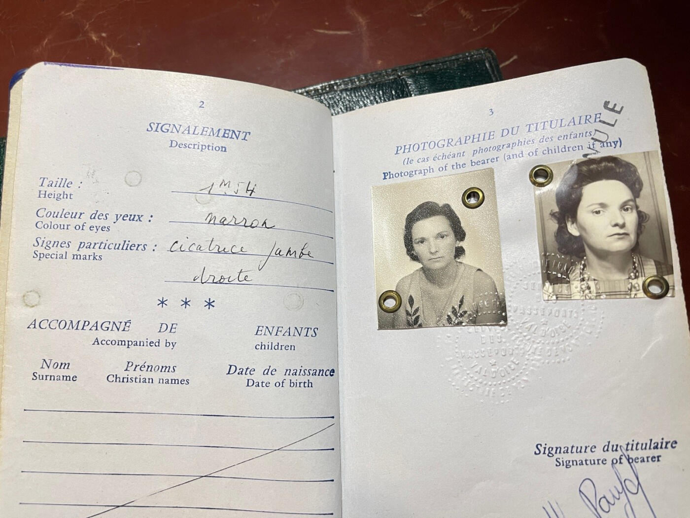 法国老版本过期护照真品原版收藏外皮和内胆（接受交换朝鲜苏联勋章）