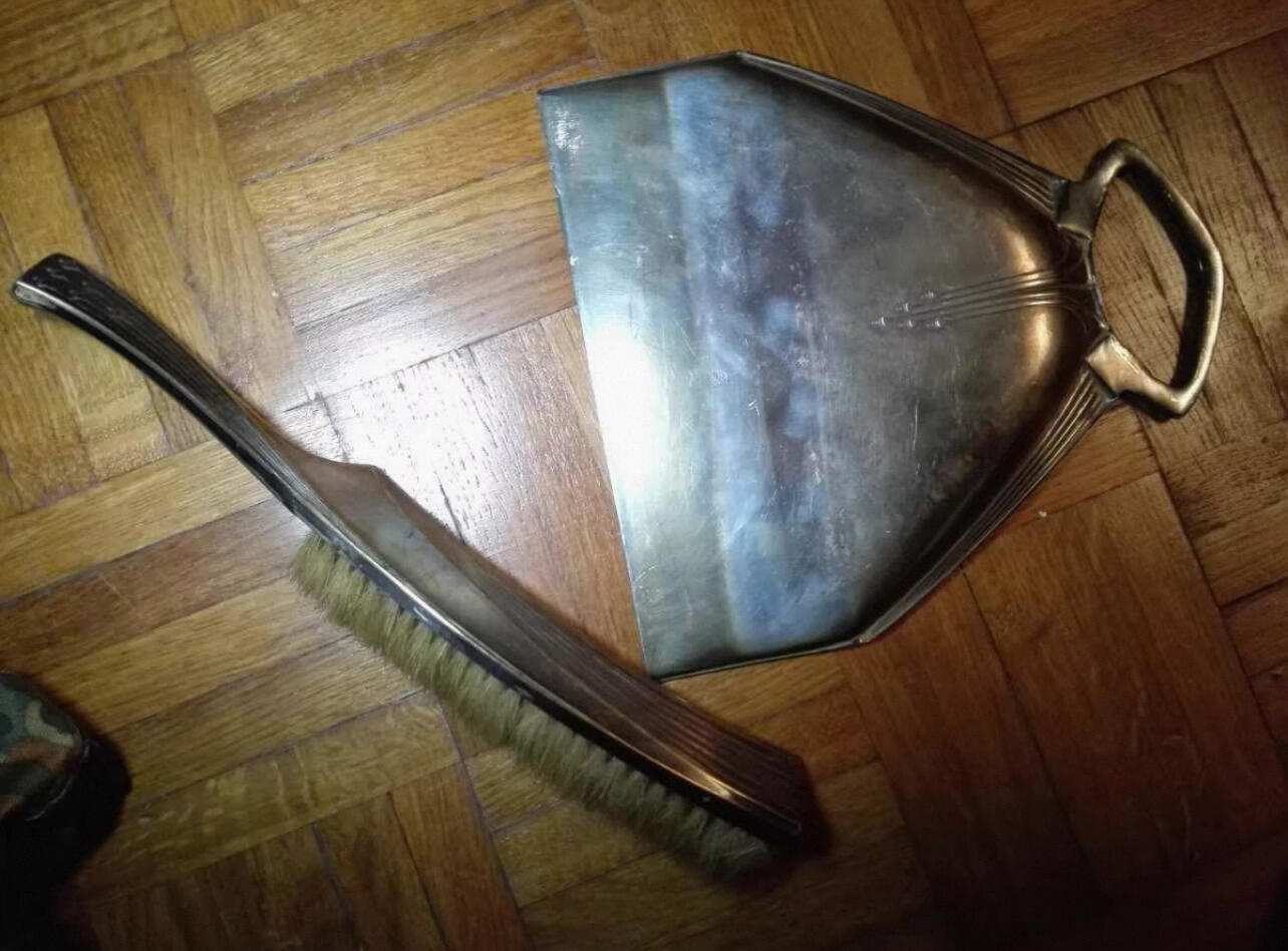 法国跳蚤市场淘到个人闲置法国19世纪法棍欧洲餐桌小刷帚和簸箕餐具专用老面包屑扫把镀银（接受交换朝鲜章）