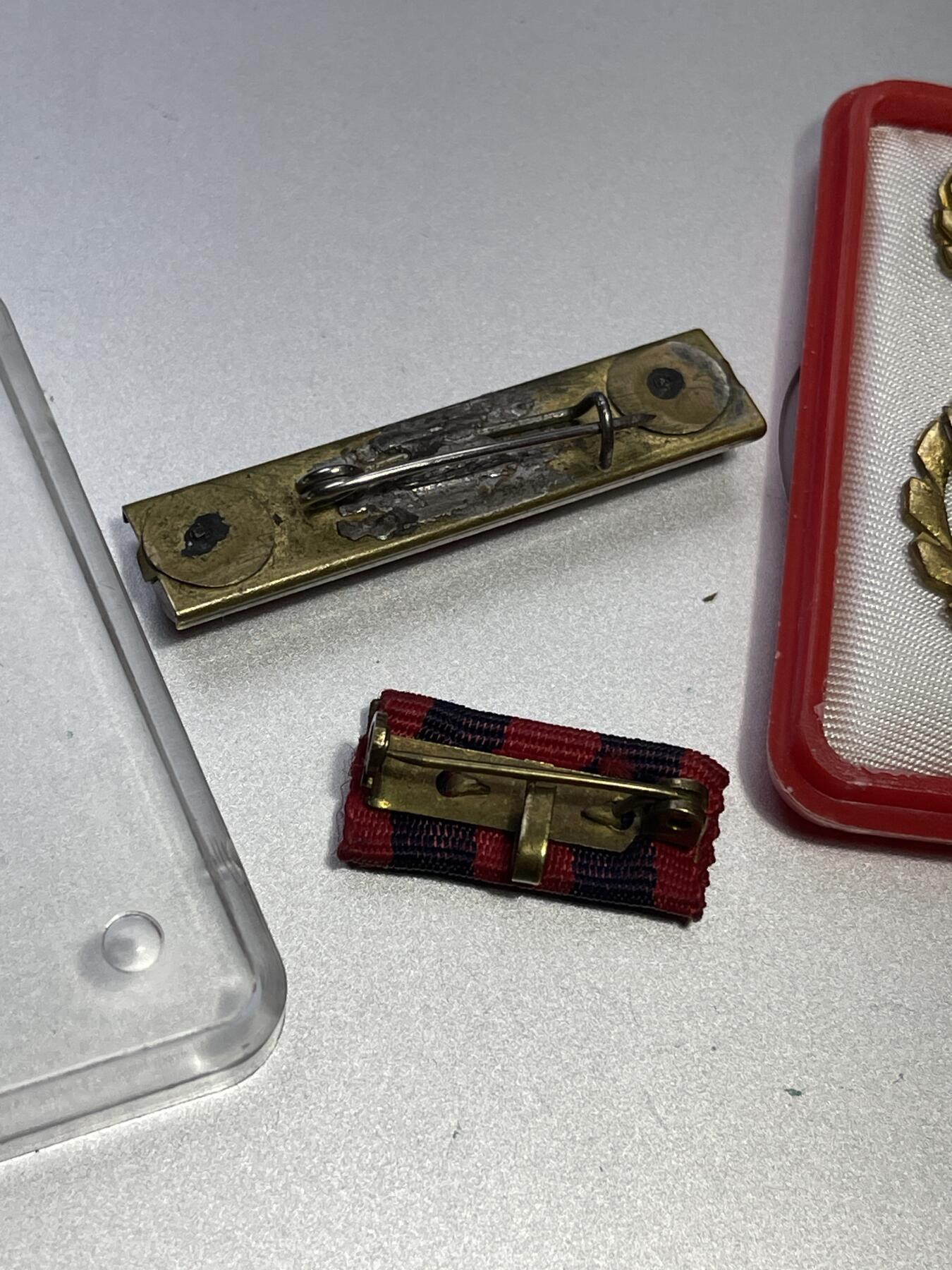 红色匈牙利华约时期原版金级建设旅劳模劳动模范国旗徽章略章（可交换朝鲜章）