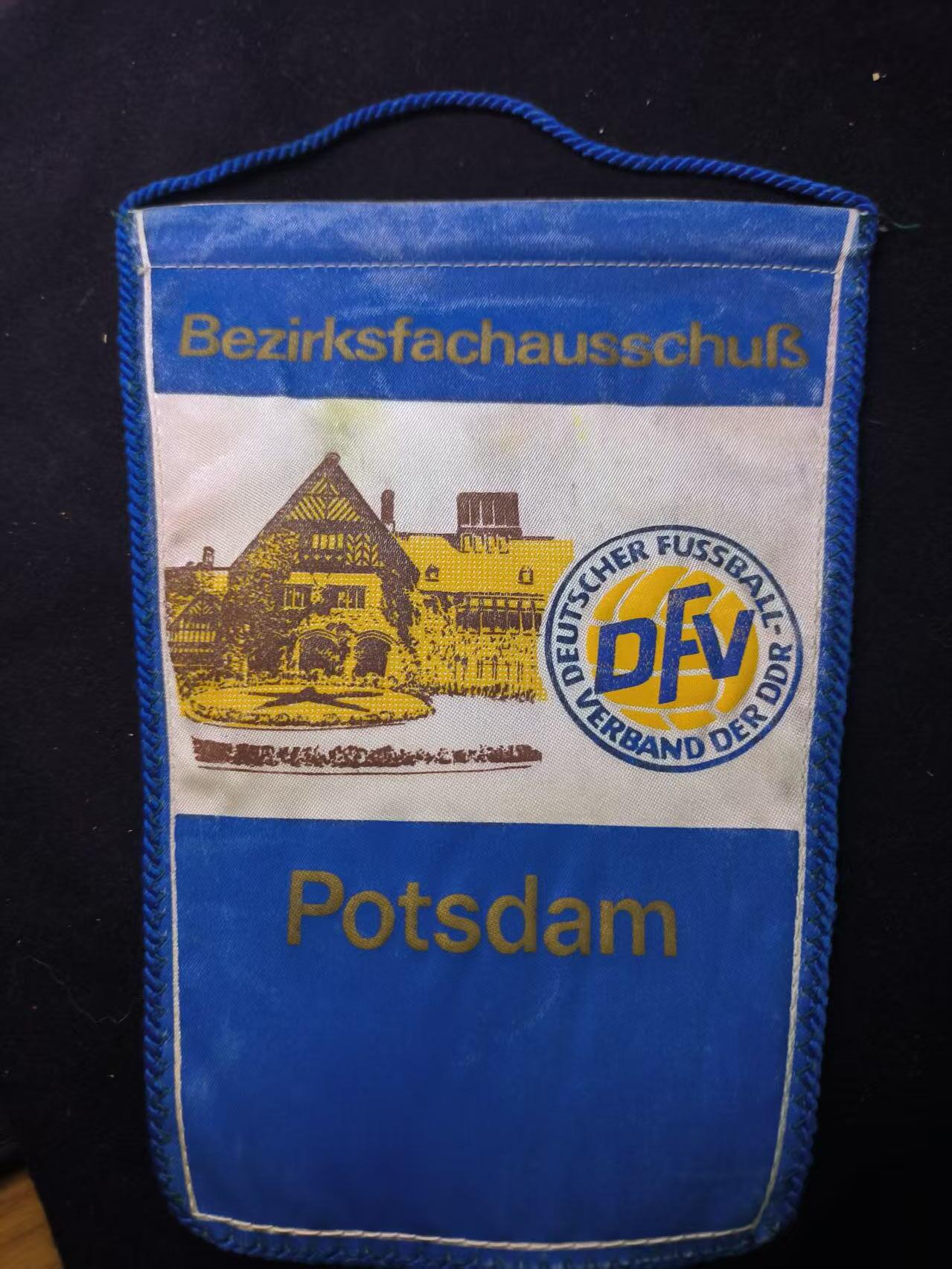 （店主清仓 大量自藏 制服徽章盛宴）罗岚⭐爱藏⭐甄选专拍第五场-分享拍场赚佣（实体经营） 民主德国波茨坦地区足球专业协会（Bezirksfachausschuss·DFV）标准挂旗