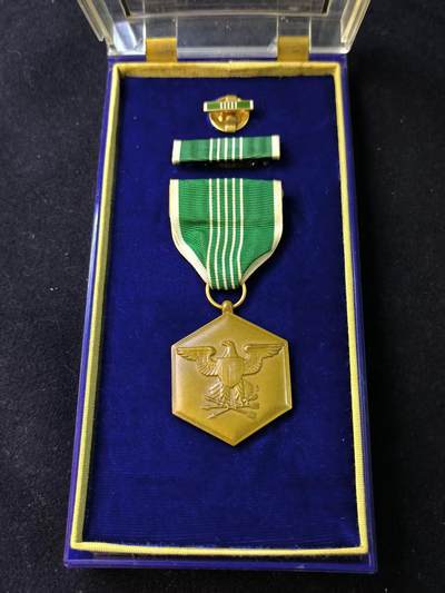 （店主清仓 大量自藏 制服徽章盛宴）罗岚⭐爱藏⭐甄选专拍第五场-分享拍场赚佣（实体经营） - 美利坚合众国军事功绩奖章全套带原盒略 实发授予威廉·凯尔德（William L. Kelder）越战时期版本