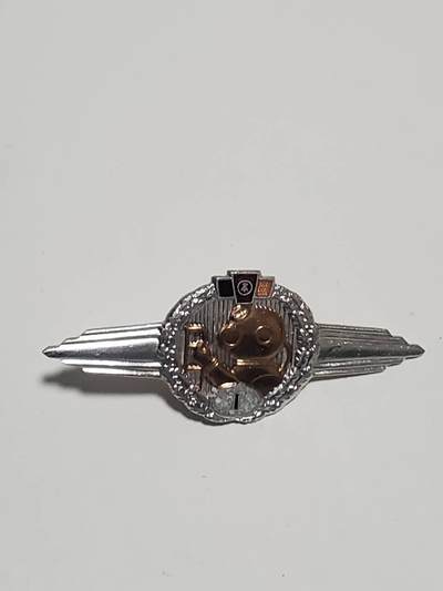 韵星假日军品类拍卖第三十九期暨默多克中校夫妇专场 -- Rimey Holidays Militaria Auction 39 & The Modoks Collection  - 民主德国60版本一级人民军潜水证章 早期版本 非常少见的特殊证章 转轮版