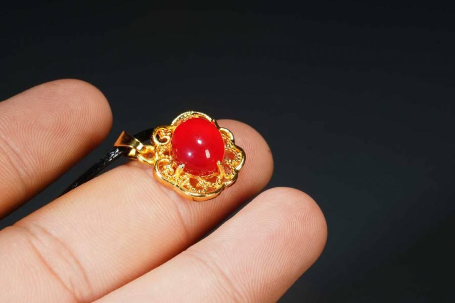 上海都达杂项专场十八（全场包邮） 天然镀金如意锁嵌红玛瑙蛋面挂件 附鉴定证书