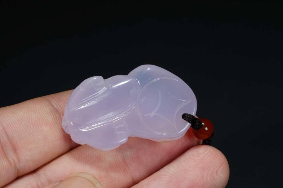 上海都达杂项专场十八（全场包邮） 天然粉玛瑙精雕招财貔貅挂件 附鉴定证书