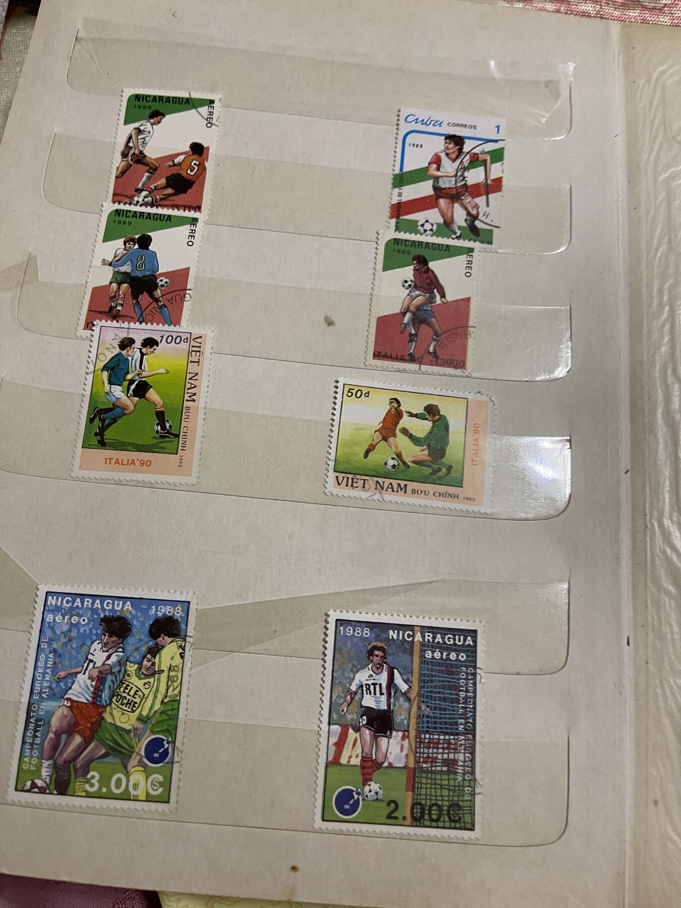 自己90年代收藏的国内欧州邮票两本一起出（可交换朝鲜苏联勋章奖章）