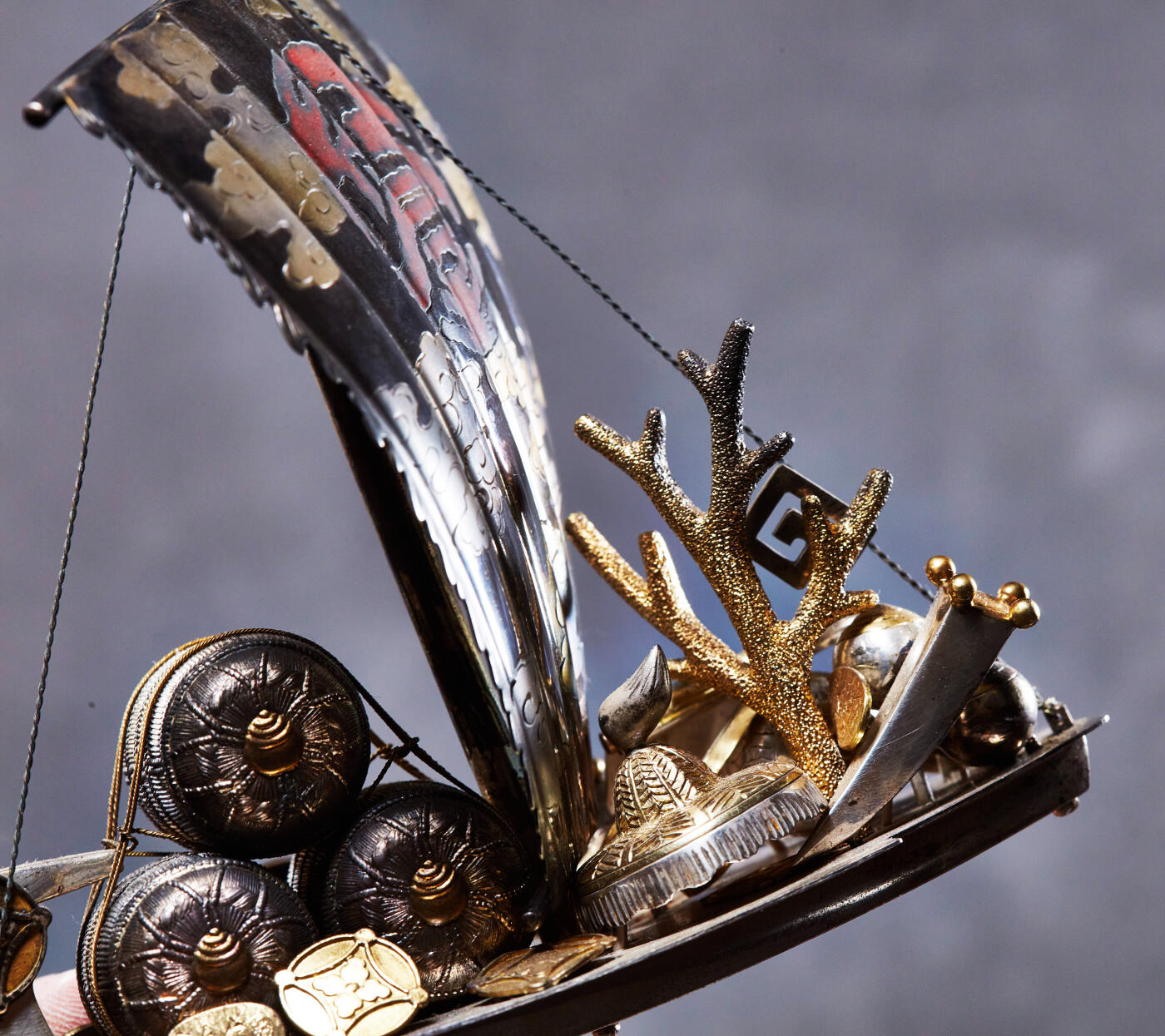 【俄甄集藏】马年新春第一拍 2026年(048)02-25星期三 晚 19:30 全场包邮 日本1960年代武比古名家作品传统银质鎏金宝船摆件，高：150mm，长：165mm，宽：65mm，重量：457.1克，925银，纯手工制作，工艺复杂，全品难得