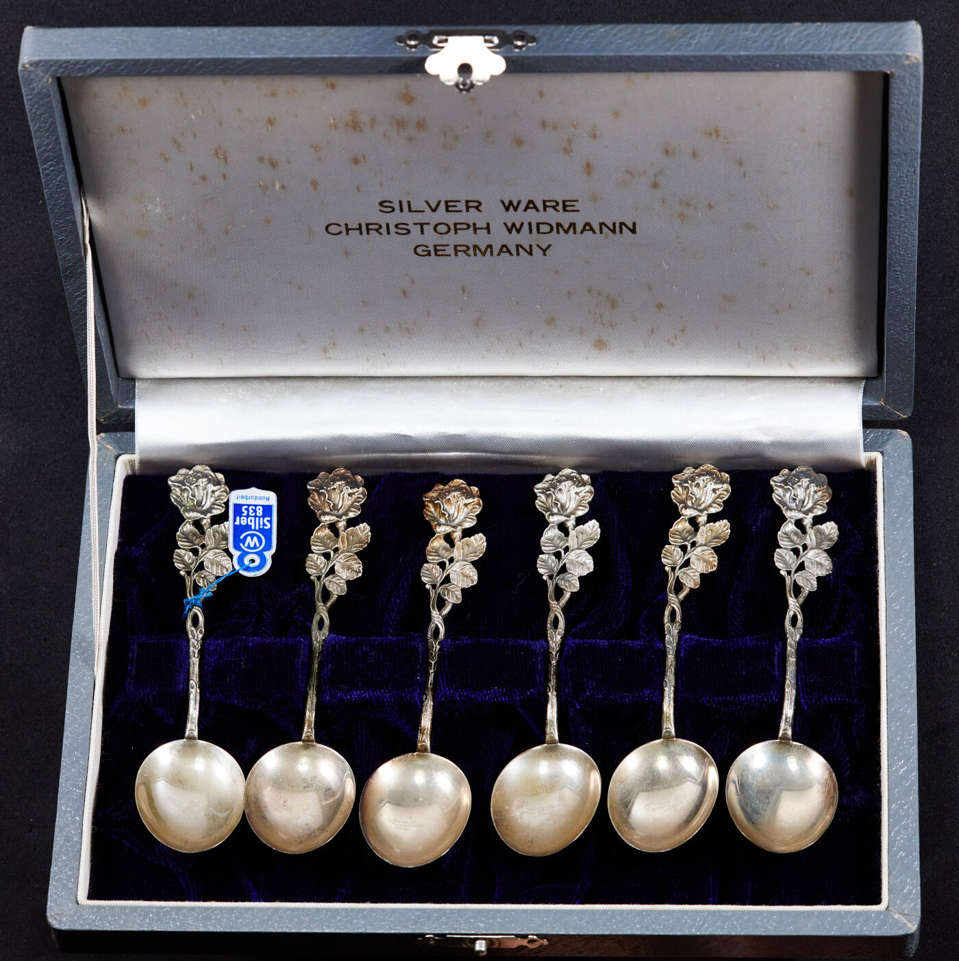 【俄甄集藏】马年新春第一拍 2026年(048)02-25星期三 晚 19:30 全场包邮 德国1970年代著名克里斯多夫·韦德曼银器公司出品“希尔德斯海姆”玫瑰柄经典设计银勺6支一套，原盒，单体长：109mm，总重量：53克，835银，保存完好