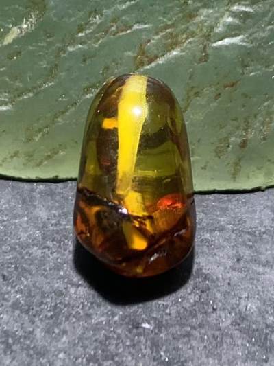 乌克兰花珀通货随形珠一个， - 乌克兰花珀通货随形珠一个，