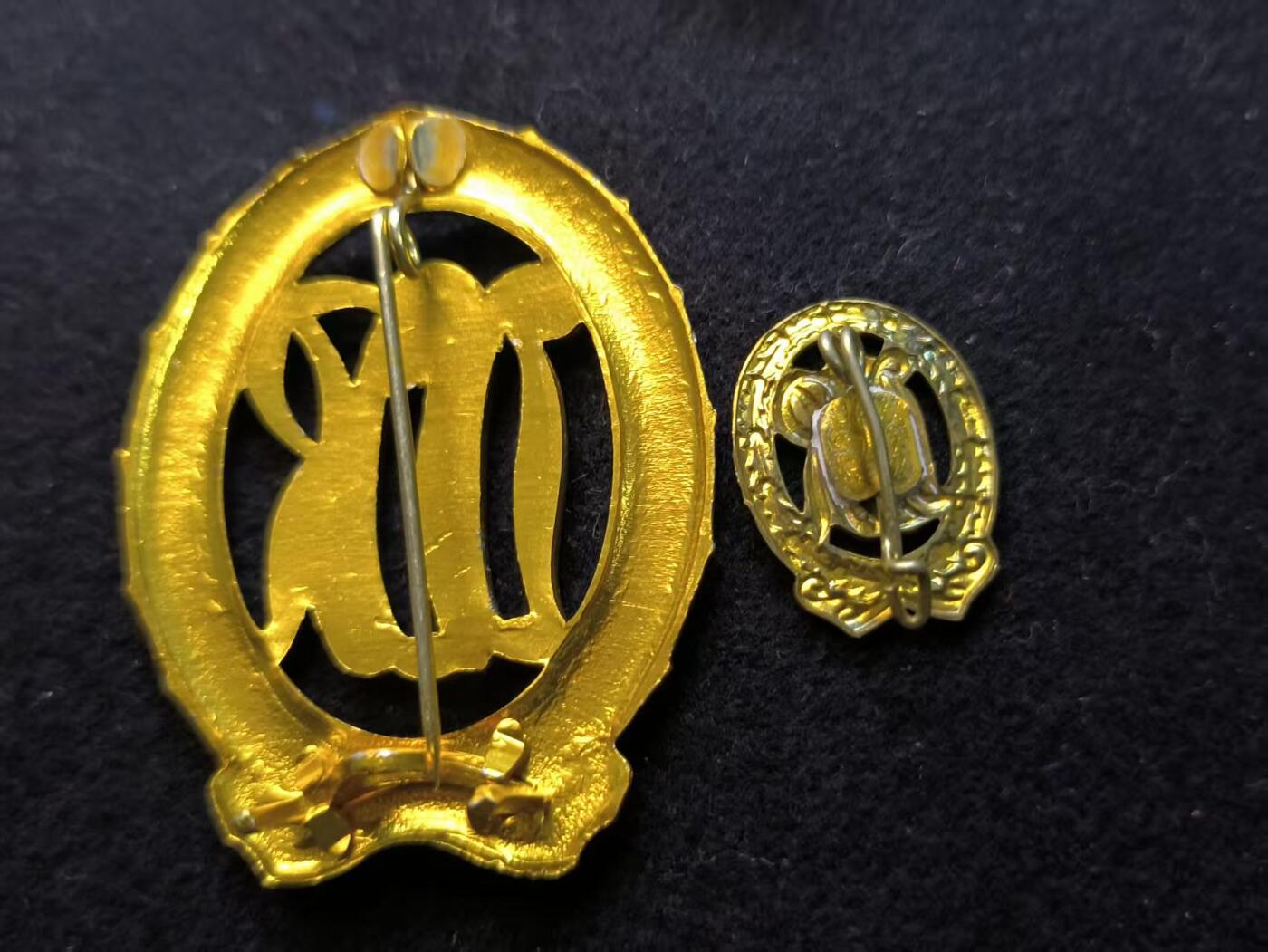 （店主清仓 大量自藏 制服徽章盛宴）罗岚⭐爱藏⭐甄选专拍第五场-分享拍场赚佣（实体经营） 民主德国金级体育体能章 大版带mini一套