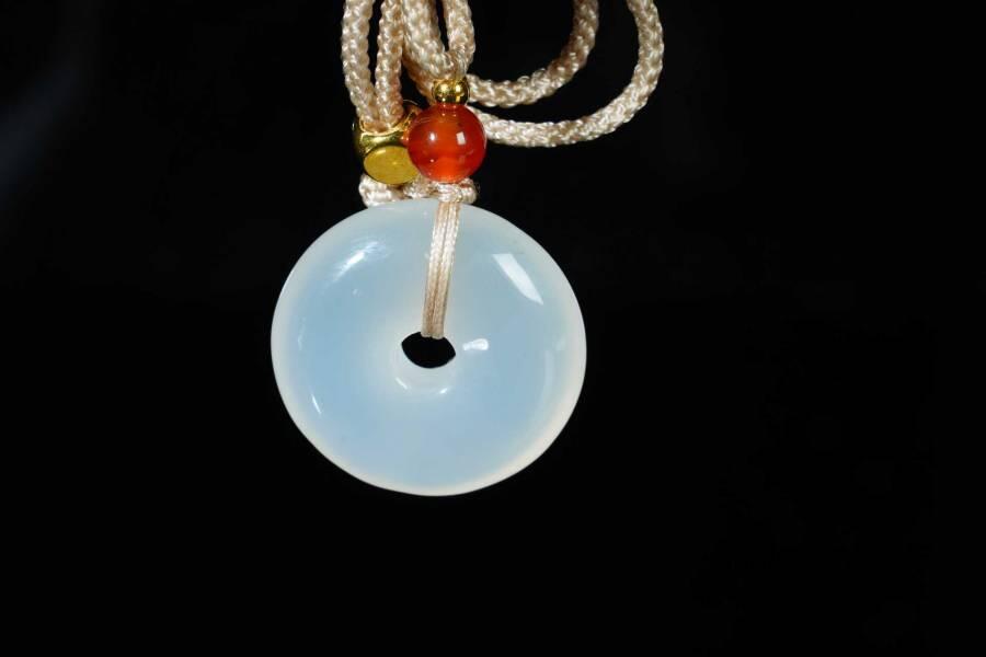 上海都达杂项专场十八（全场包邮） 天然冰透玛瑙平安扣挂件 附鉴定证书