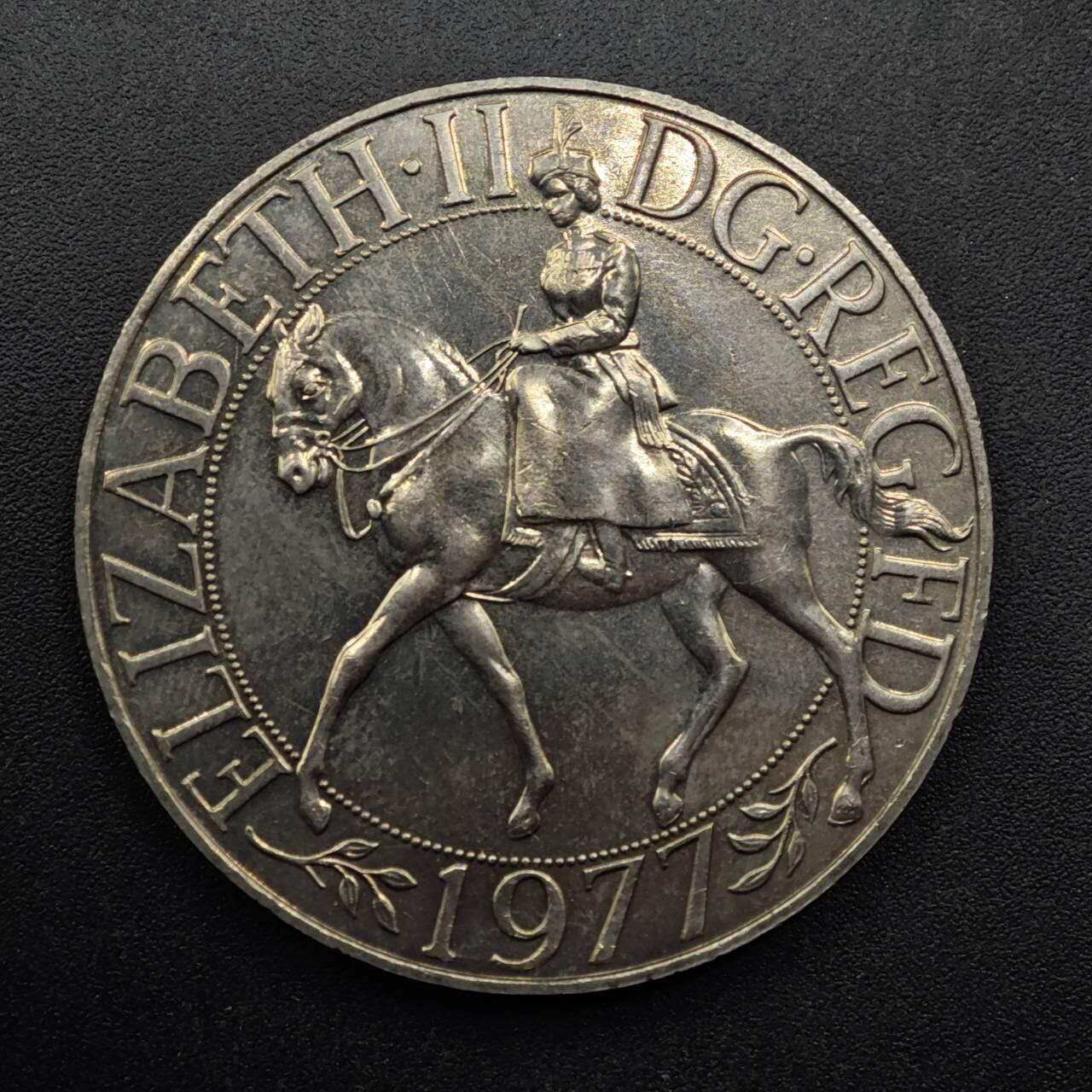 【淘币小摊】限时拍第八百五十八拍  散币场  满百包邮可预留两周  周一统一发货  英国1977年女王登基银禧克朗纪念币