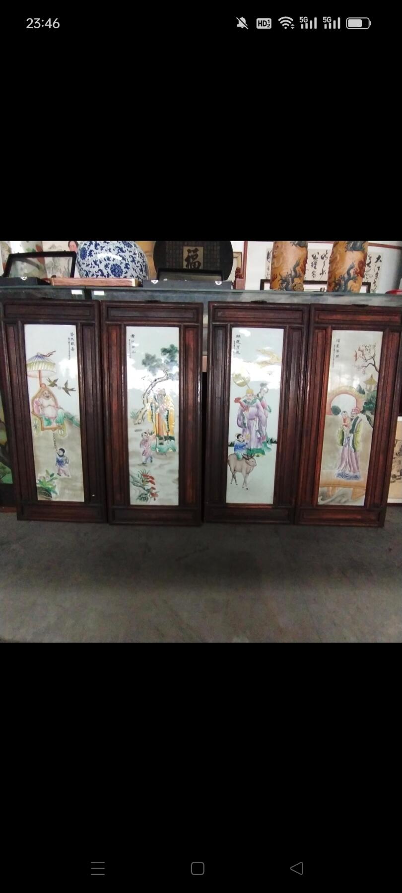 老瓷板画一套圈，画工精美绝伦，品相完美无暇，红木框，高端大气上档次，悬挂欣赏收藏之佳品，保真保老，（尺寸单个0.92/0.40米）
