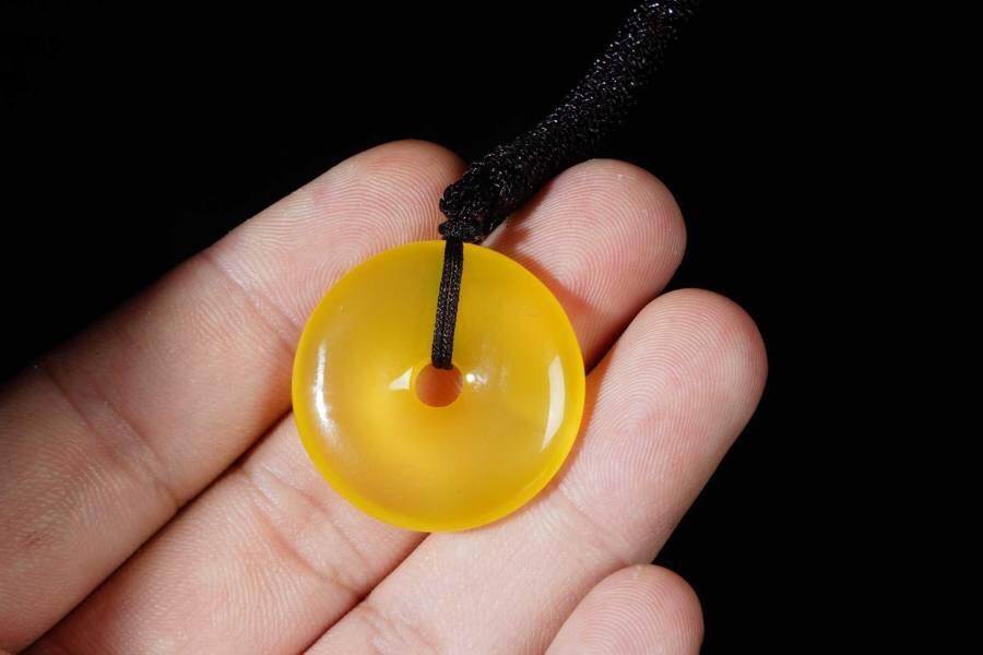 上海都达杂项专场十八（全场包邮） 天然黄玛瑙圆满平安扣挂件 附鉴定证书