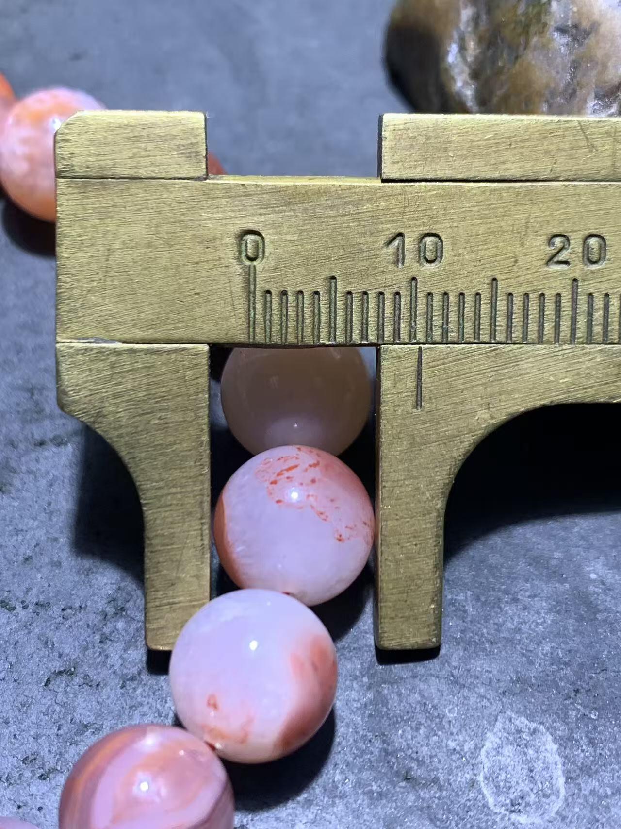 精美川料南红玛瑙单圈手串一条，