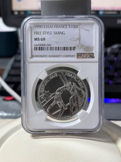 第190期拍卖 - 法国1990年阿尔贝维尔冬奥自由滑雪银样币NGC-MS69。900银，22.2克