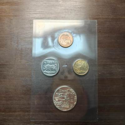 【春节前最后一拍，下一场3.3号】★第139加场★银币专场 不寄存，200包邮。不满200元，支付5元运费。《接受代拍 代送NGC评级》 - 143【无寄存】南非1999年硬币四枚 含一枚1兰特银币