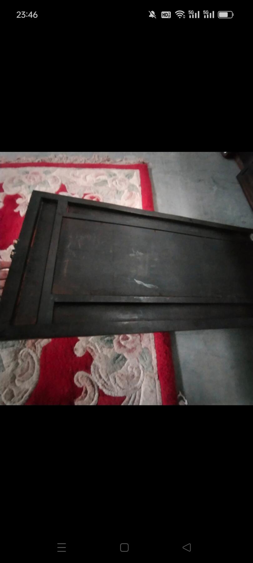 老瓷板画一套圈，画工精美绝伦，品相完美无暇，红木框，高端大气上档次，悬挂欣赏收藏之佳品，保真保老，（尺寸单个0.92/0.40米）