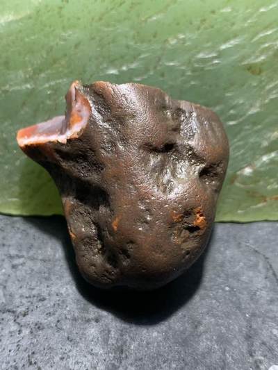 精美铁红皮开窗料紫罗兰南红玛瑙原石一颗 - 精美铁红皮开窗料紫罗兰南红玛瑙原石一颗