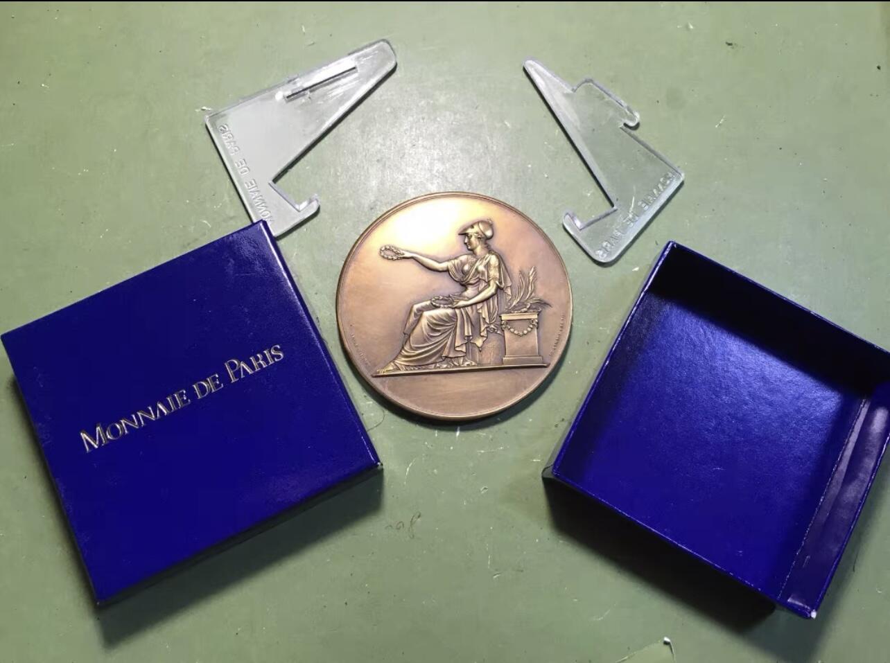 法国波尔多大学建筑1888落成铜章67直径纪念铜牌纪念币原版（接受交换朝鲜苏联勋章）