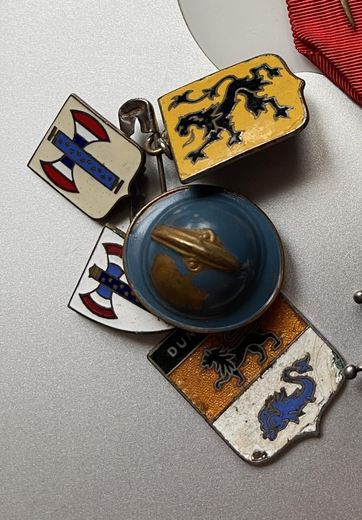 原版二战真品维系法国贝当一战老兵纪念荣誉徽章别针胸章（接受交换朝鲜苏联勋章）