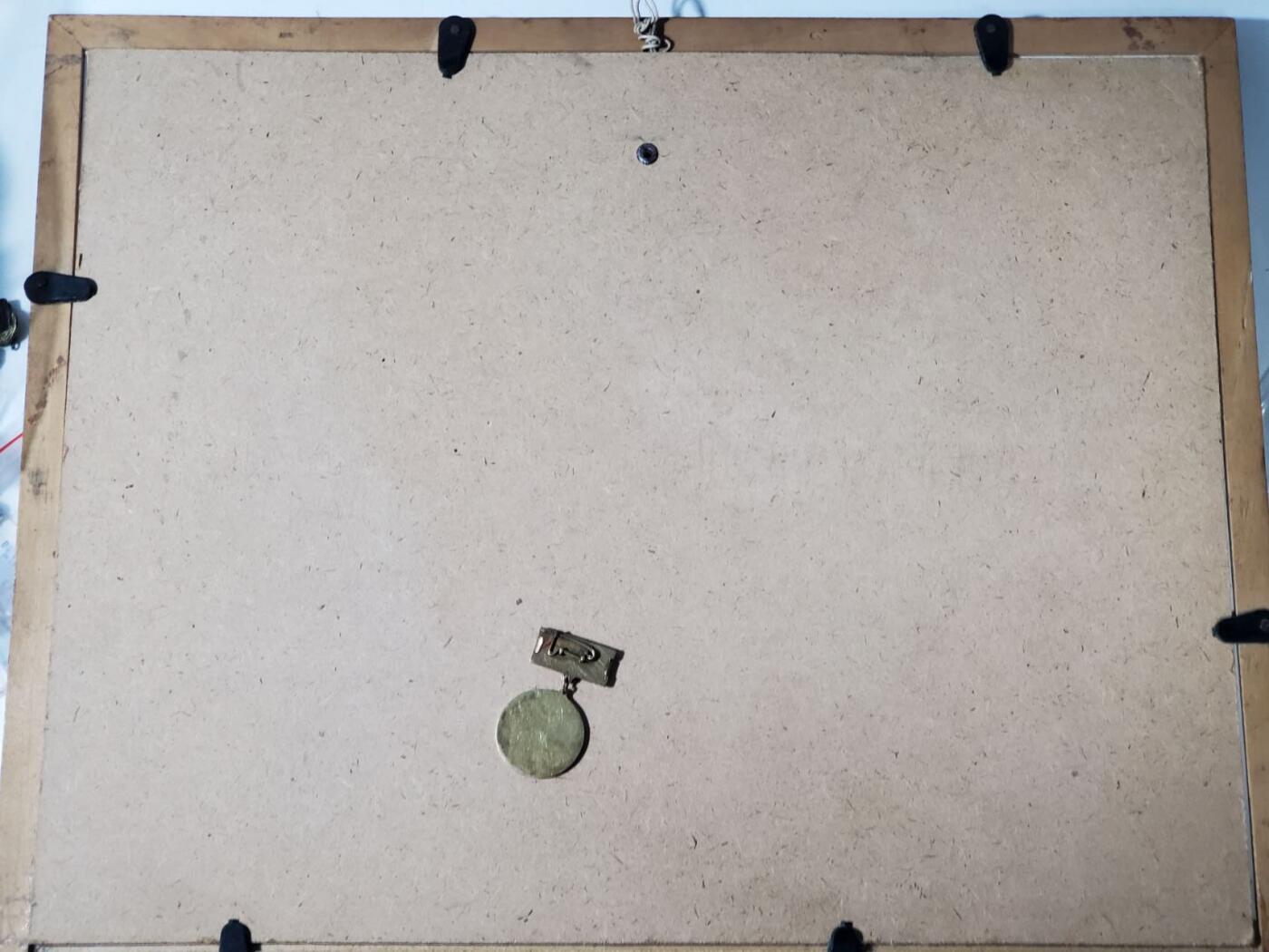 韵星假日军品类拍卖第三十九期暨默多克中校夫妇专场 -- Rimey Holidays Militaria Auction 39 & The Modoks Collection  越南社会主义共和国老干部裴廷宜光荣在党五十年奖章带大证书（带框） 证书少见原配框 奖章为早期铜珐琅版本 品相好