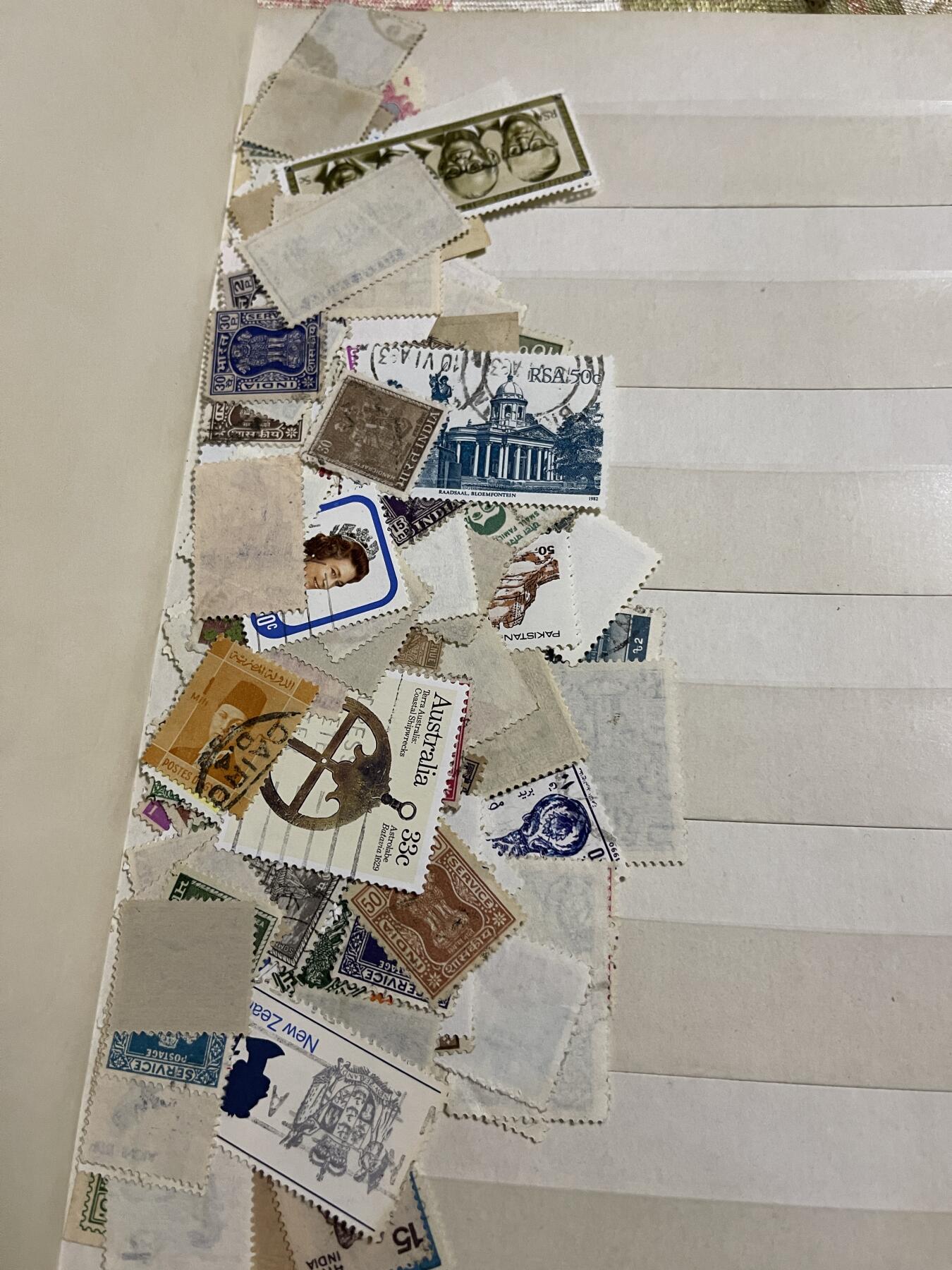 自己90年代收藏的国内欧州邮票两本一起出（可交换朝鲜苏联勋章奖章）