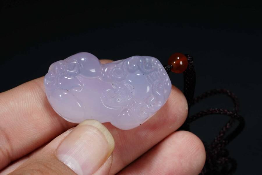 上海都达杂项专场十八（全场包邮） 天然粉玛瑙精雕招财貔貅挂件 附鉴定证书