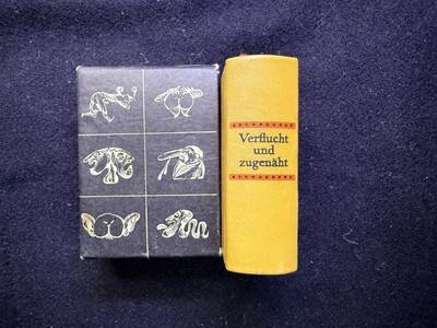 （店主清仓 大量自藏 制服徽章盛宴）罗岚⭐爱藏⭐甄选专拍第五场-分享拍场赚佣（实体经营） - 《被诅咒且缝合》1960年代民主德国出版的政治讽刺语言-收录各类德语脏话 孙吧必备