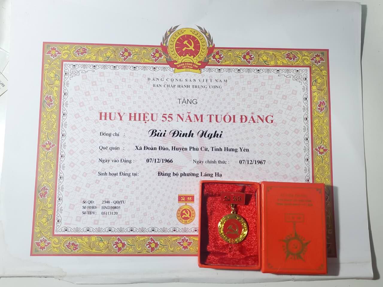 韵星假日军品类拍卖第三十九期暨默多克中校夫妇专场 -- Rimey Holidays Militaria Auction 39 & The Modoks Collection  越南社会主义共和国裴廷宜光荣在党五十年奖章带大证书一套 和为企业党建服务盒